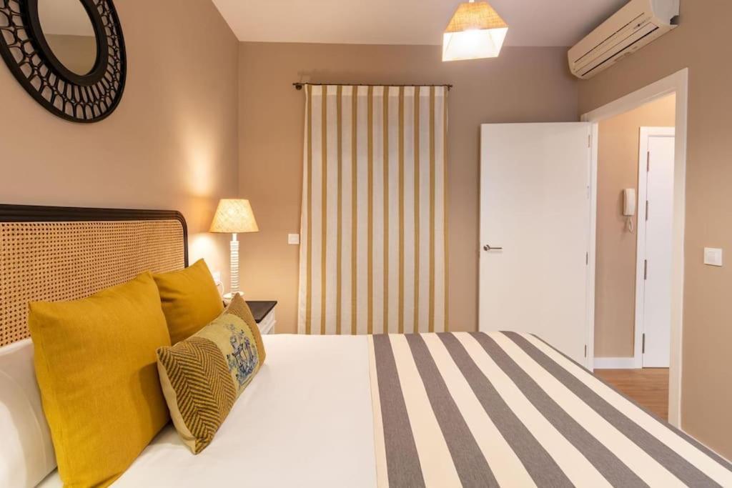 Plaza Nueva Deluxe Suite By Valcambre Севилья Экстерьер фото
